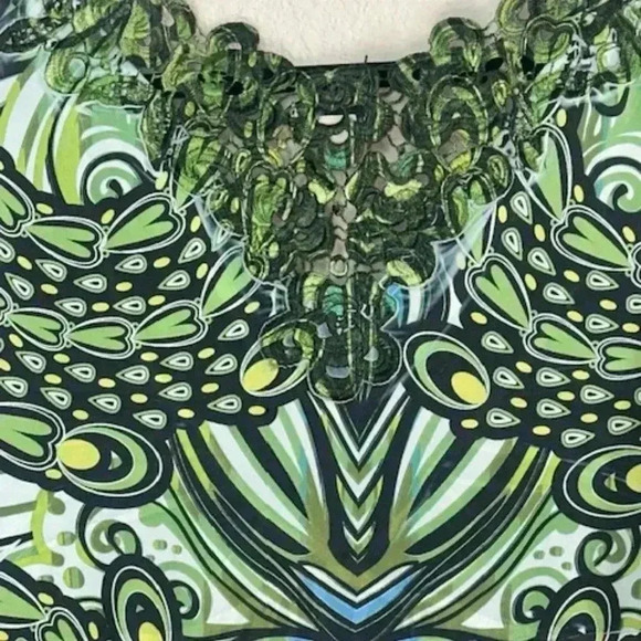 One World‎ Tunic - Picture 5 of 5